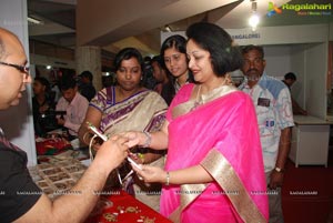 Rajani Launches Bridal Exhibition at Satya Sai Nigamagamam