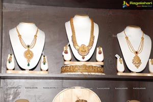 Rajani Launches Bridal Exhibition at Satya Sai Nigamagamam