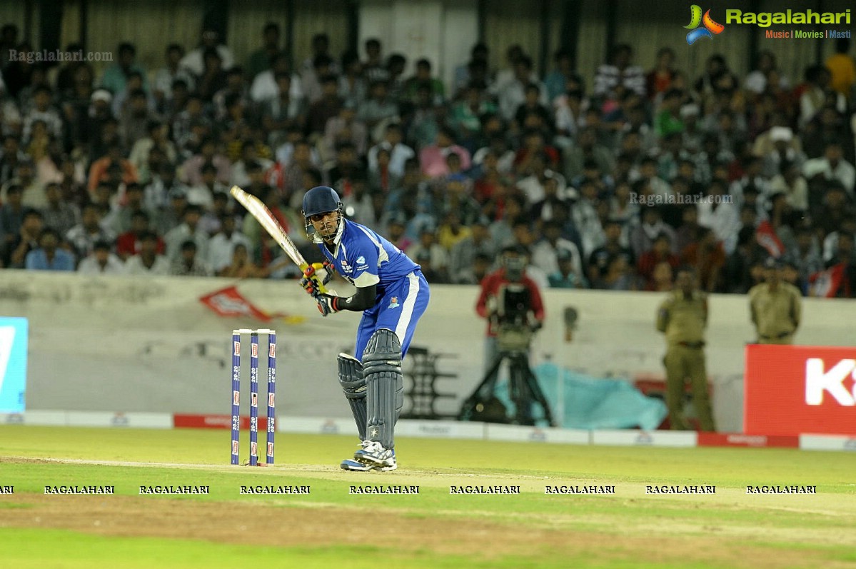 CCL 2012: Telugu Warriors VS Karnataka Bulldozers