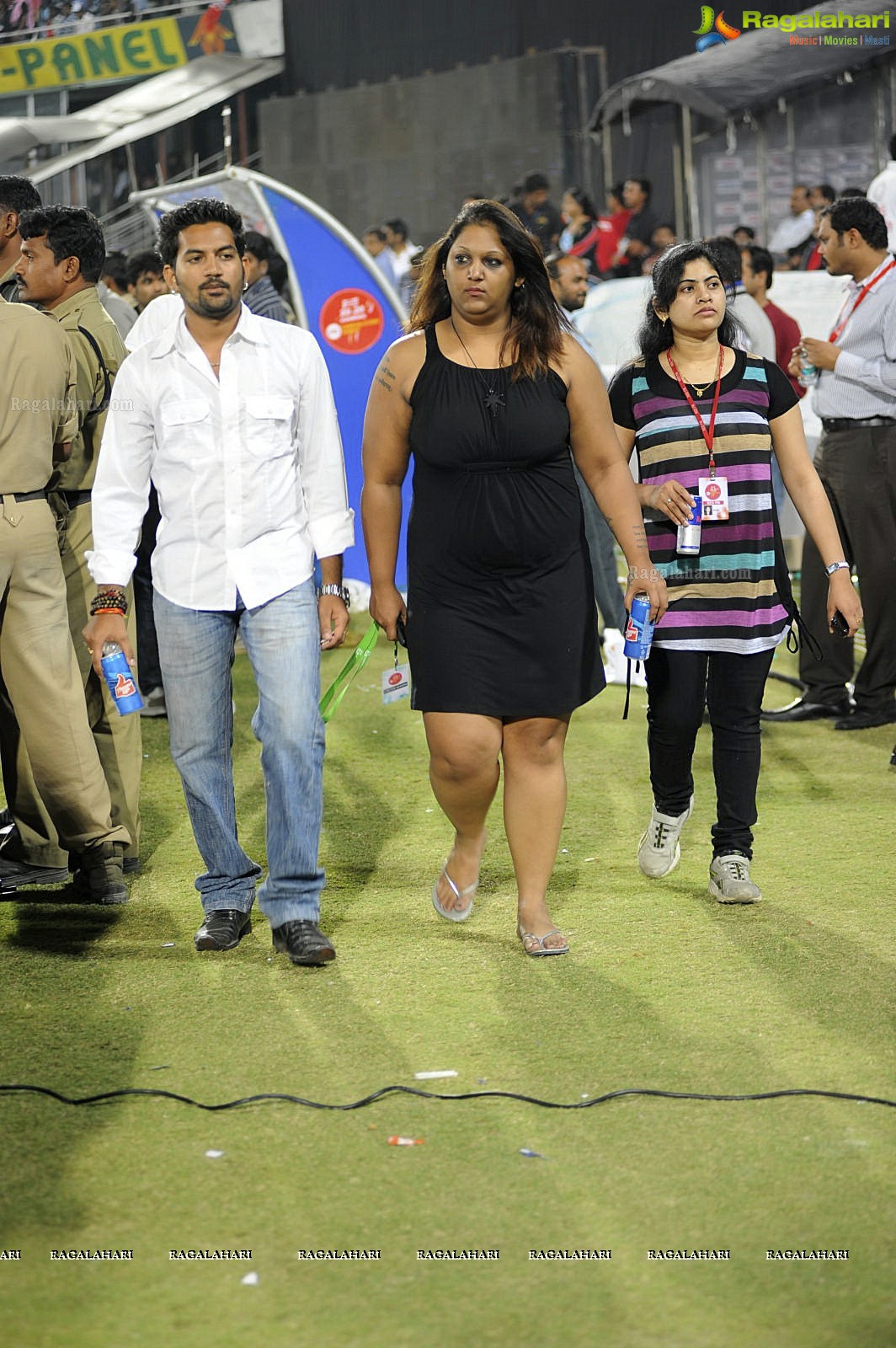 CCL 2012: Telugu Warriors VS Karnataka Bulldozers