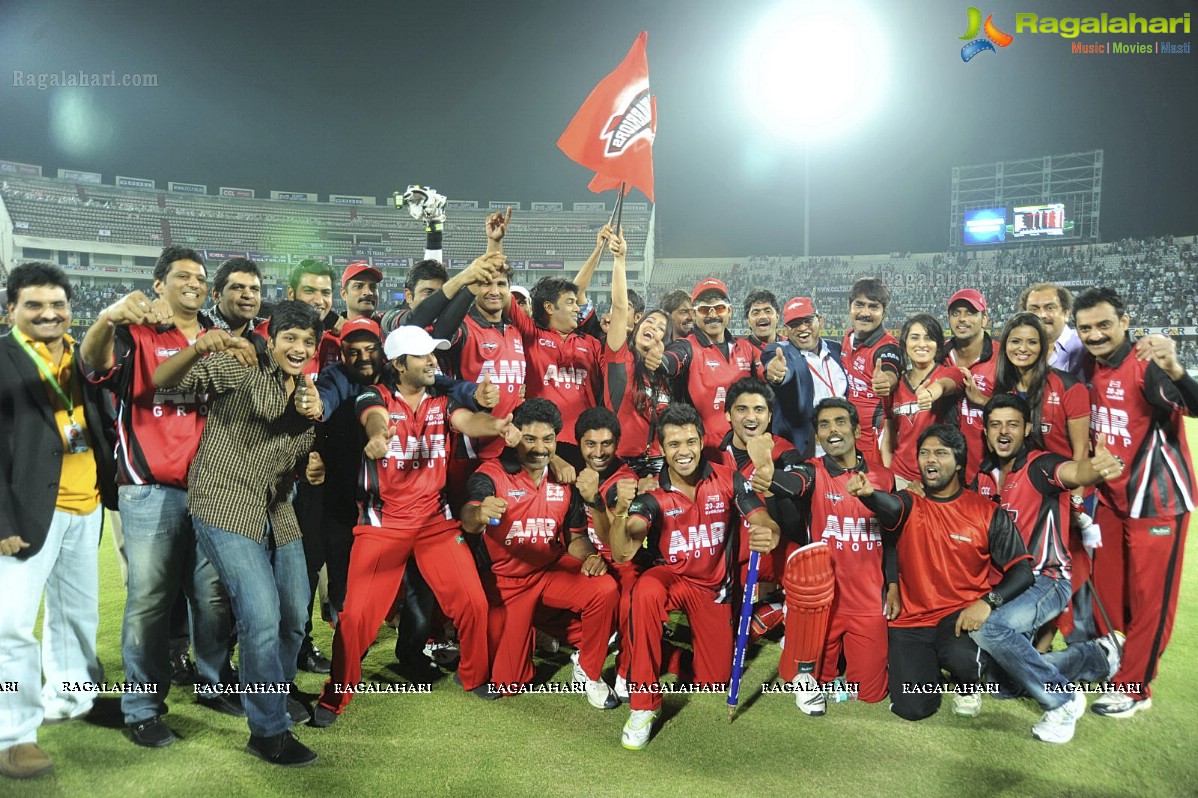 CCL 2012: Telugu Warriors VS Karnataka Bulldozers