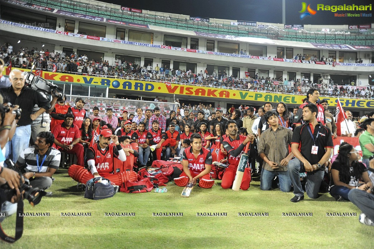 CCL 2012: Telugu Warriors VS Karnataka Bulldozers