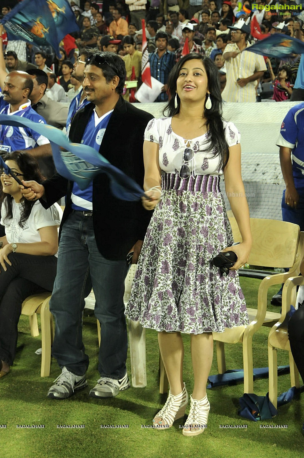 CCL 2012: Telugu Warriors VS Karnataka Bulldozers