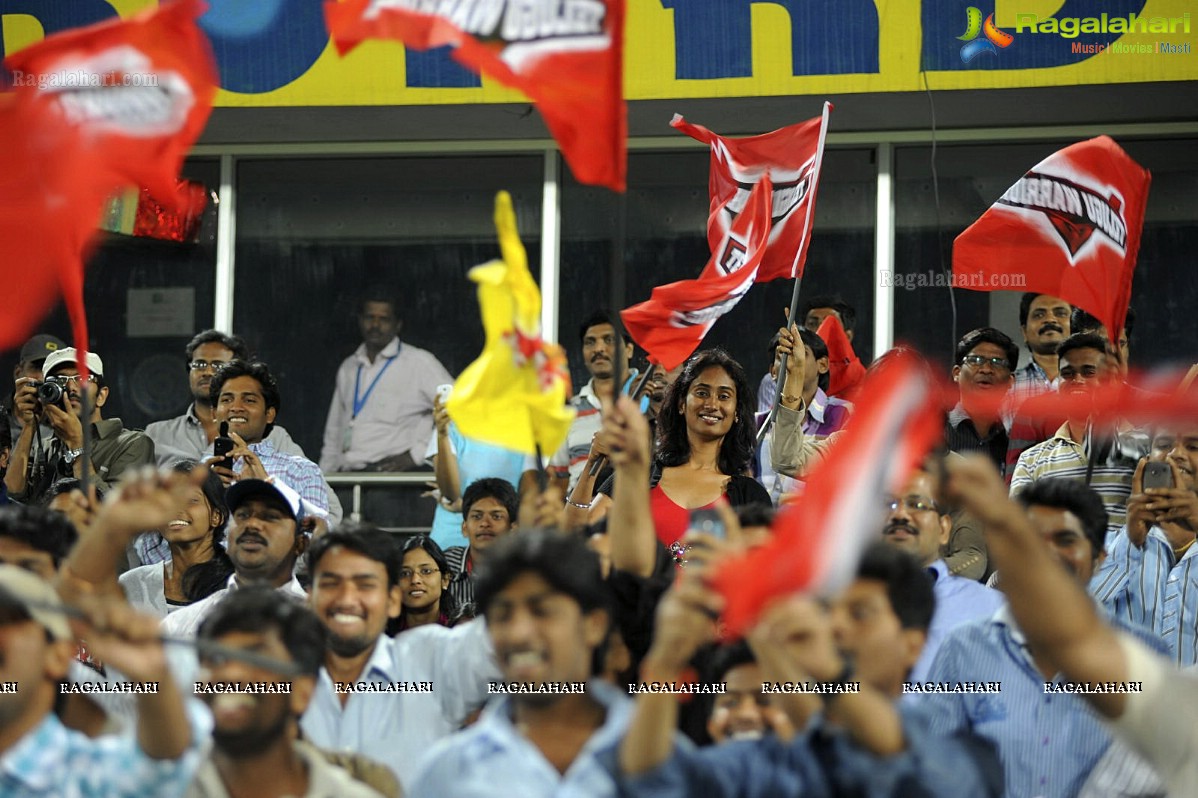 CCL 2012: Telugu Warriors VS Karnataka Bulldozers