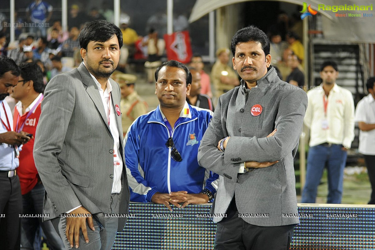 CCL 2012: Telugu Warriors VS Karnataka Bulldozers