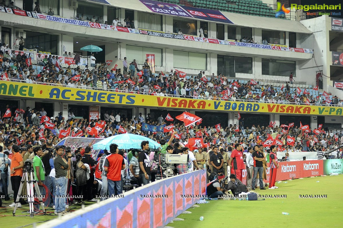 CCL 2012: Telugu Warriors VS Karnataka Bulldozers