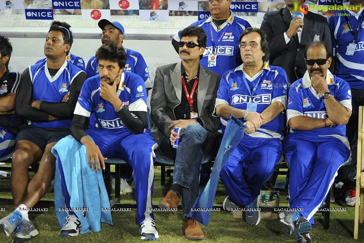 CCL 2012: Telugu Warriors VS Karnataka Bulldozers