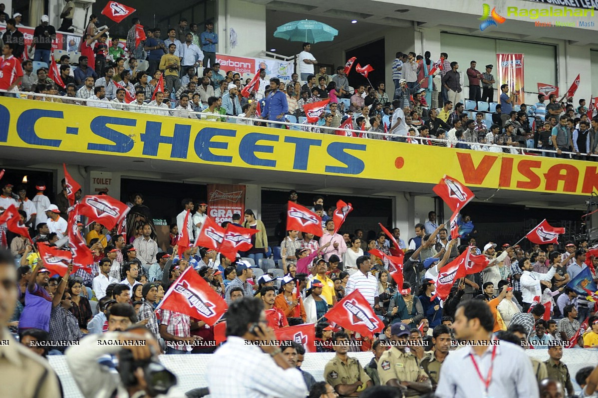 CCL 2012: Telugu Warriors VS Karnataka Bulldozers