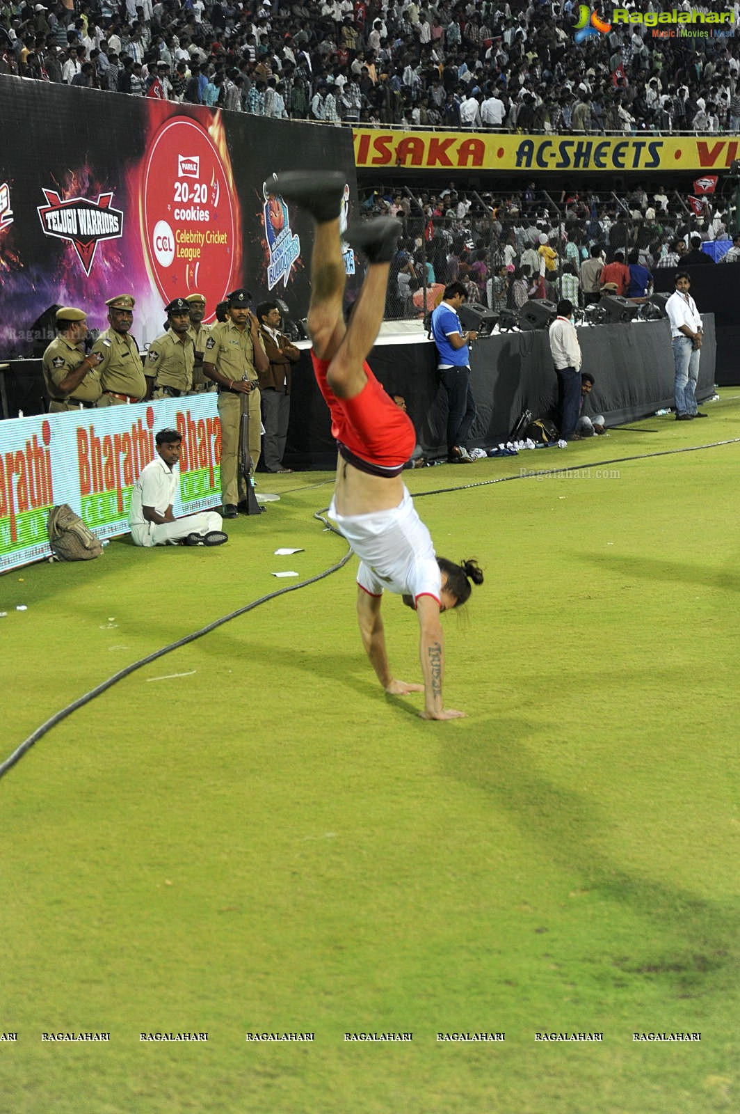 CCL 2012: Telugu Warriors VS Karnataka Bulldozers