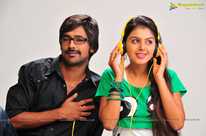 Varun Sandesh, Monal gajjar