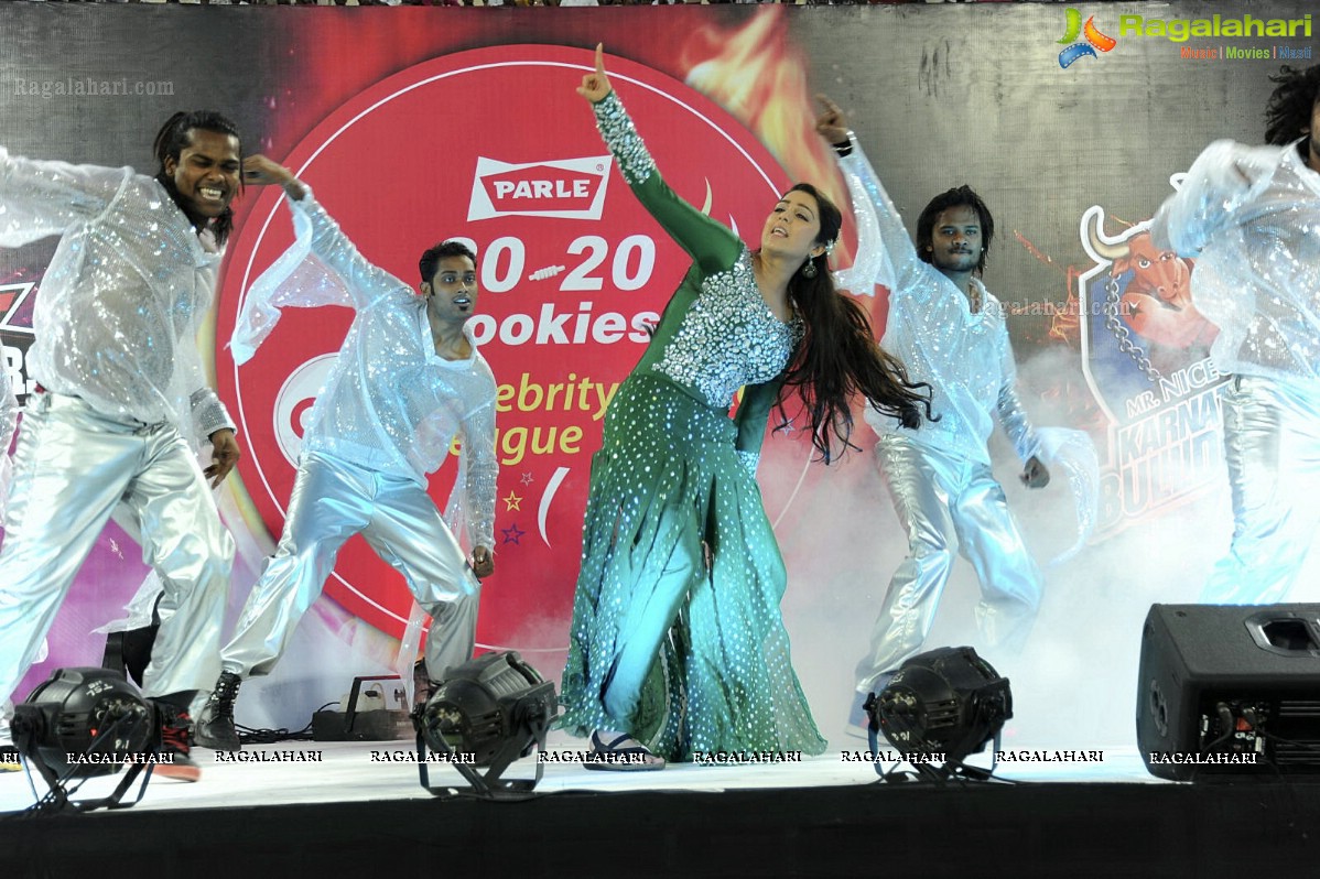 Charmi's Stage Performance at CCL 2012 - Photo Gallery