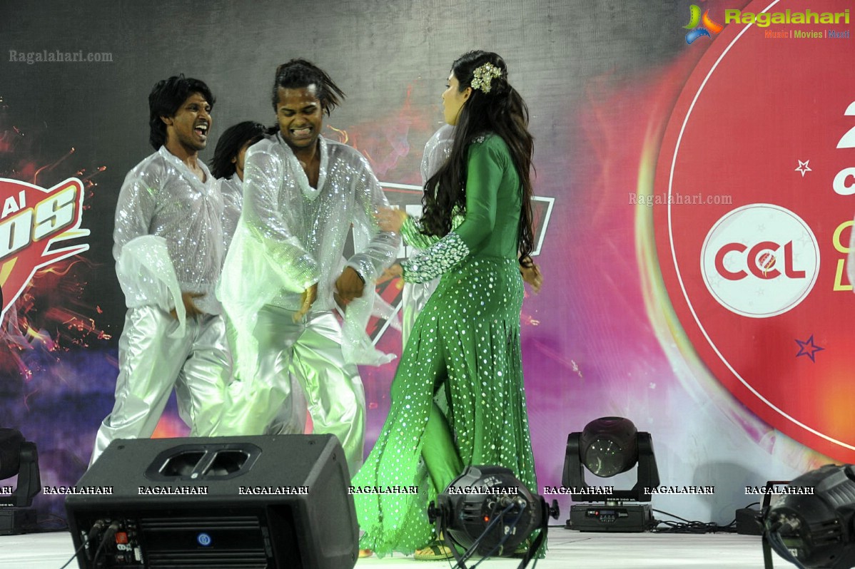 Charmi's Stage Performance at CCL 2012 - Photo Gallery