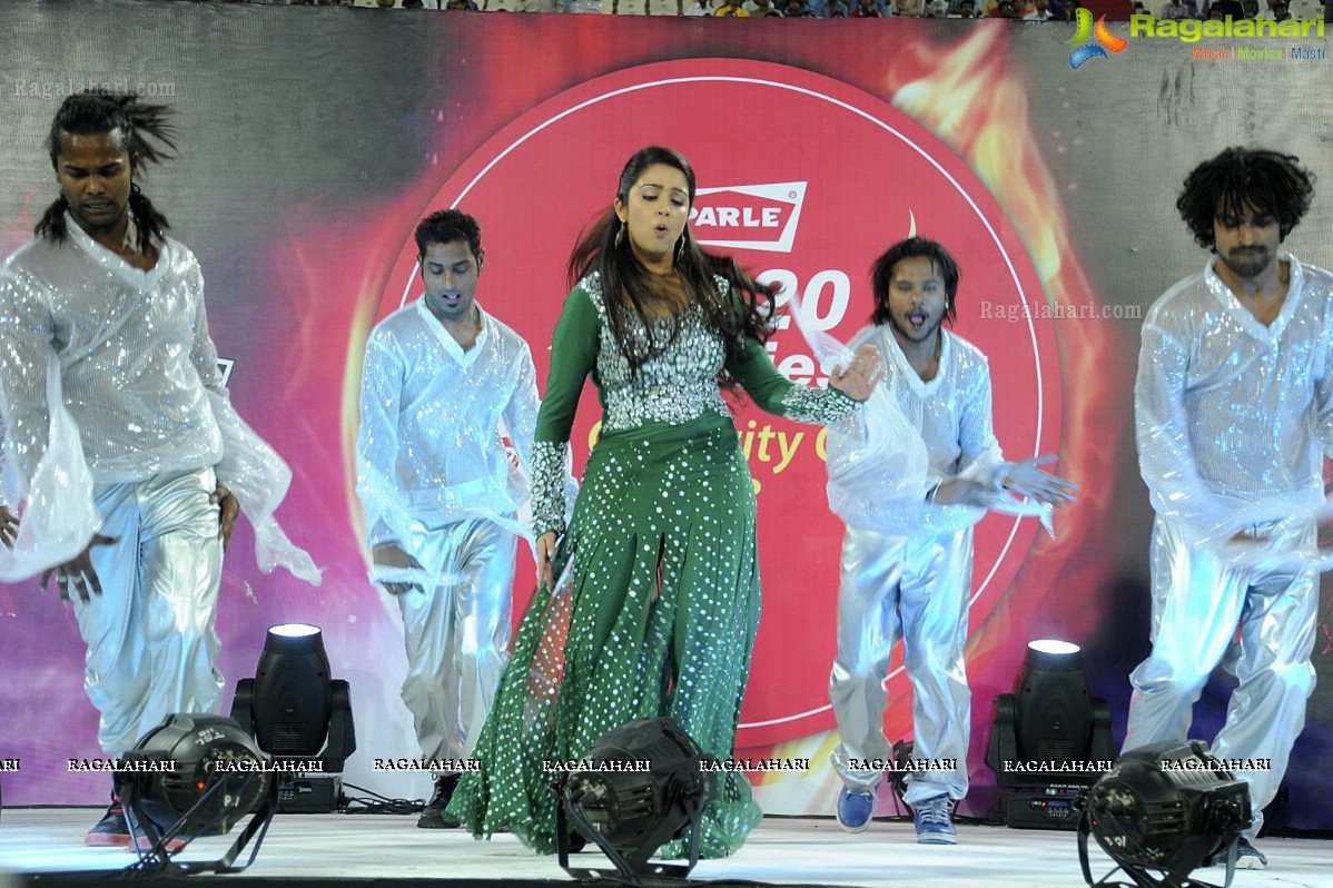 Charmi's Stage Performance at CCL 2012 - Photo Gallery