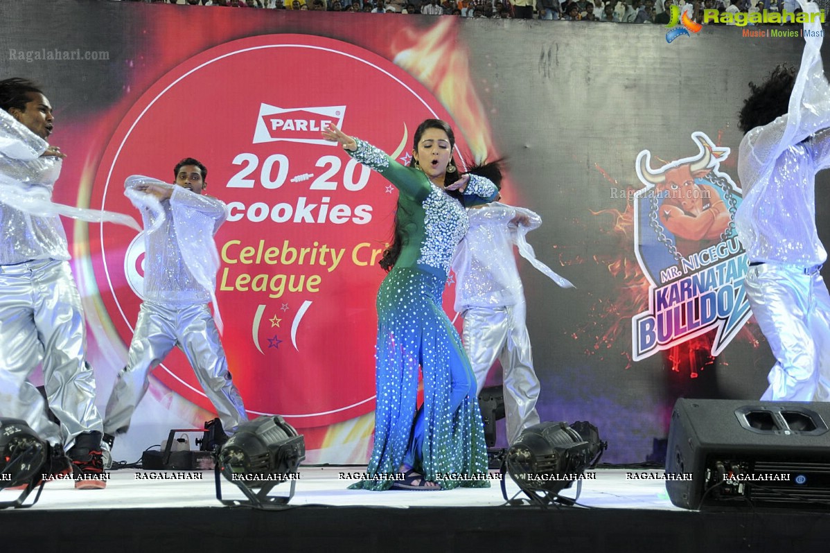 Charmi's Stage Performance at CCL 2012 - Photo Gallery