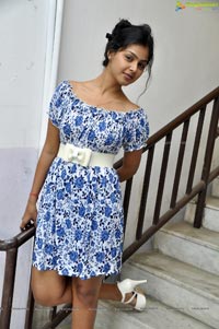 Monal Gajjar @ Vennela one and half pressmeet