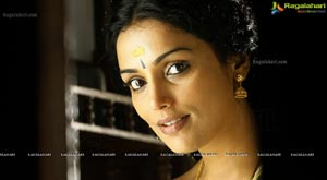 Rathinirvedam Hot Chechi Swetha Menon in Saree