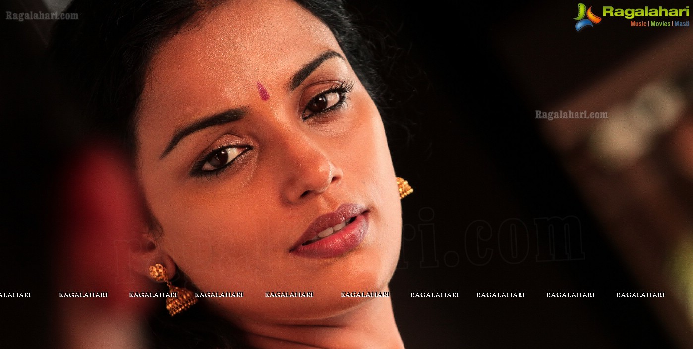 Shweta Menon (Posters)