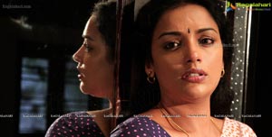 Rathinirvedam Hot Chechi Swetha Menon in Saree