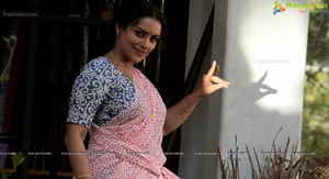 Rathinirvedam Hot Chechi Swetha Menon in Saree