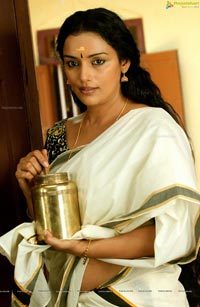 Rathinirvedam Hot Chechi Swetha Menon in Saree