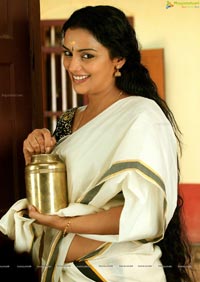 Rathinirvedam Hot Chechi Swetha Menon in Saree