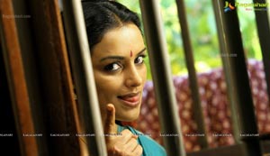 Rathinirvedam Hot Chechi Swetha Menon in Saree