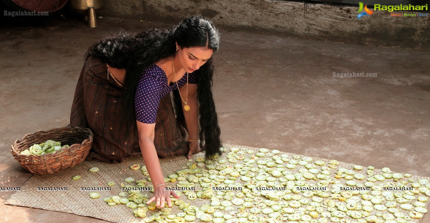 Shweta Menon (Posters)