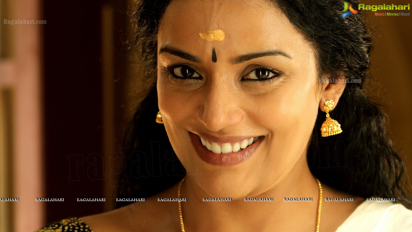 Shweta Menon (Posters)