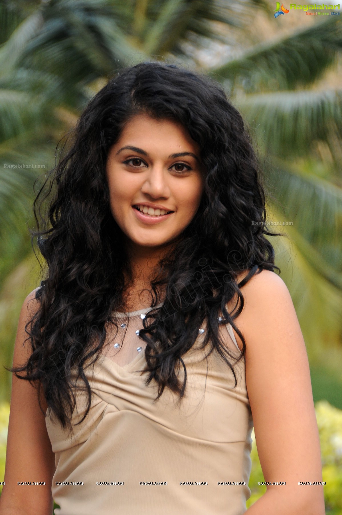 Taapsee (Hi-Res)