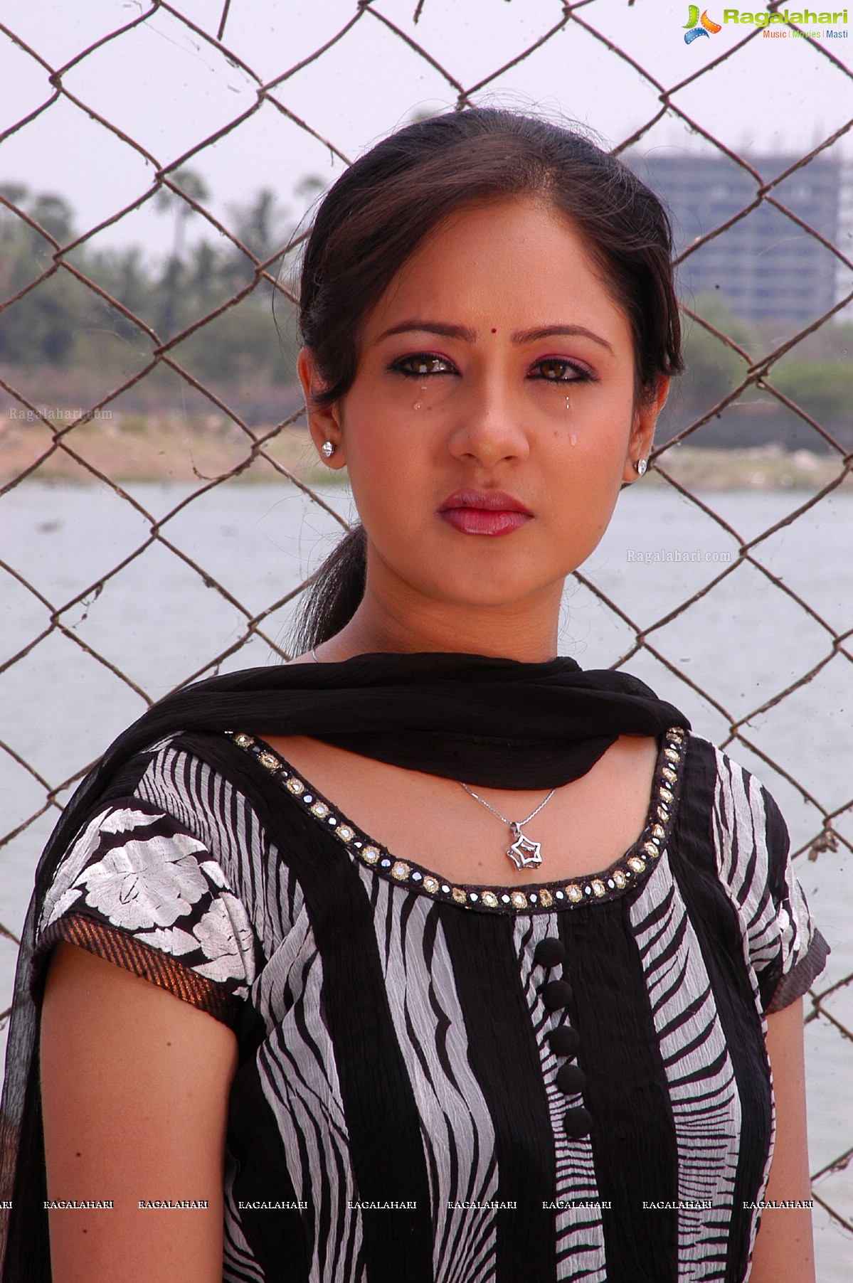 Pooja Bose (Hi-Res)