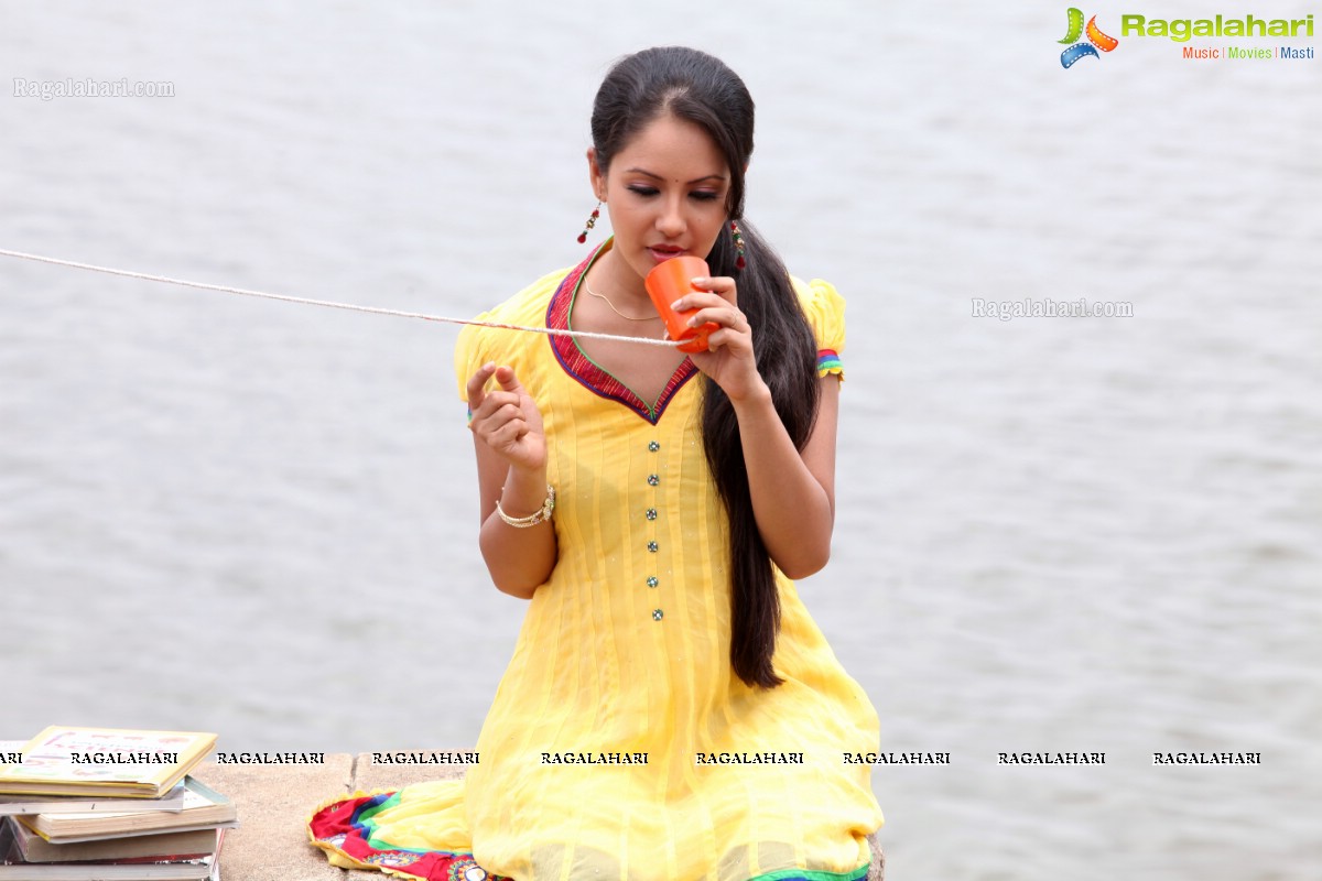 Pooja Bose (Hi-Res)