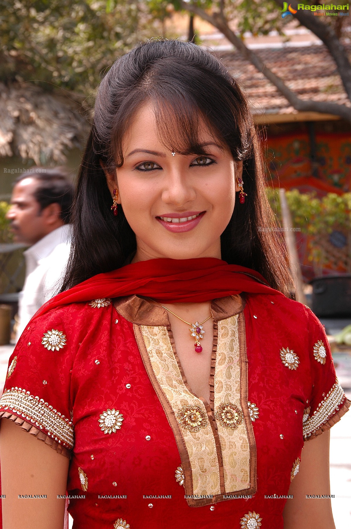 Pooja Bose (Hi-Res)