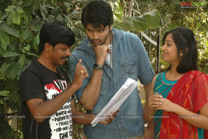 Em Chesave Nannila Working Stills