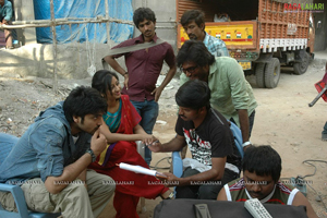 Em Chesave Nannila Working Stills