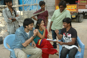 Em Chesave Nannila Working Stills