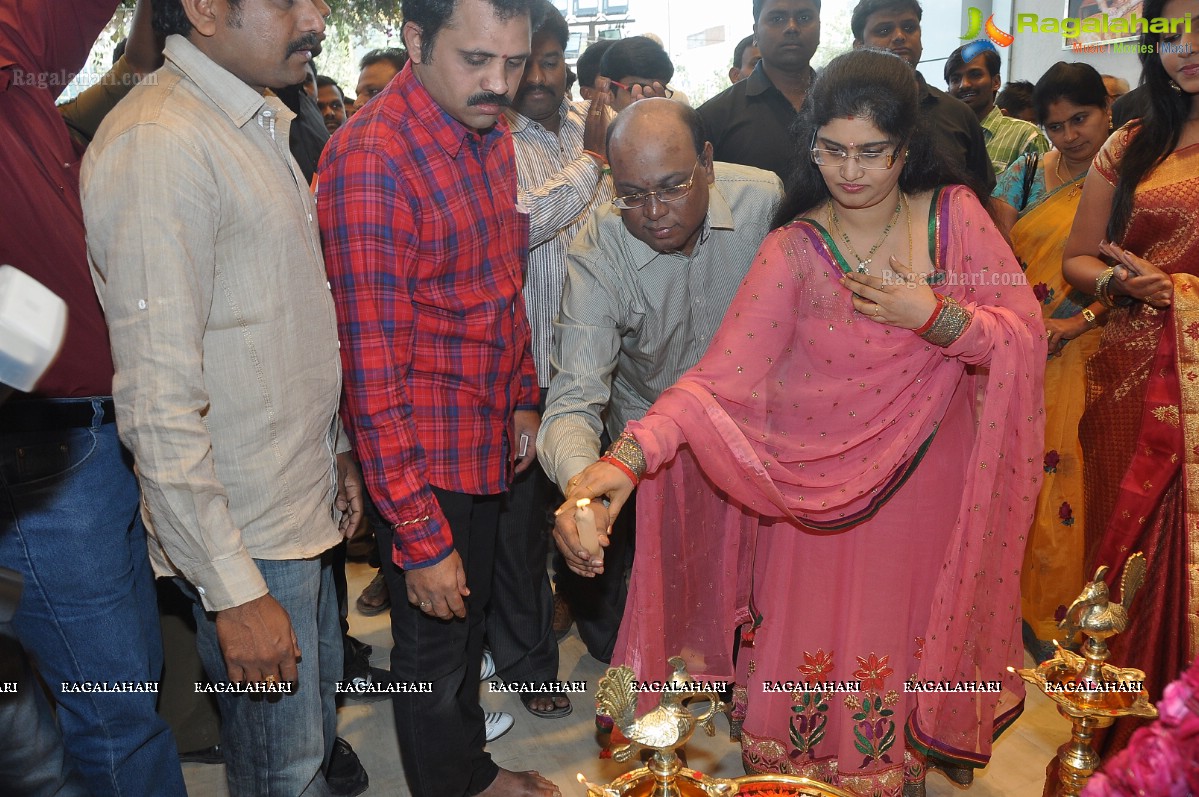 Anjali launches Woman's World at AS Rao Nagar, Hyderabad