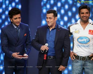 Celebrity Cricket League 2013