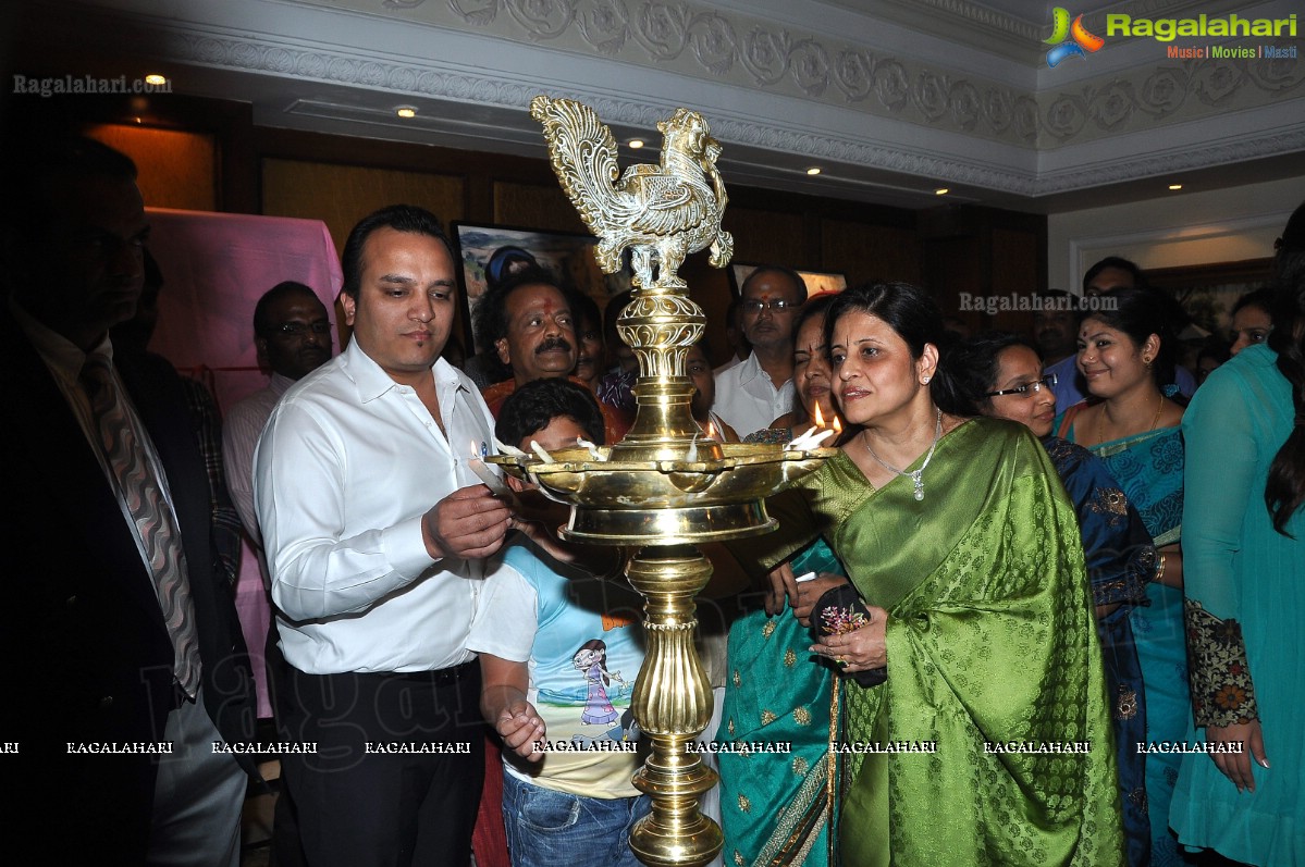 Upasana Kamineni inaugurates Leukemia Charity Art Show by Hari at Taj Krishna, Hyderabad