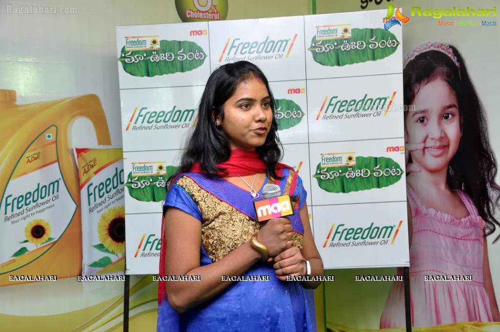 Freedom Sunflower Oil TV Anchor Hunt at Nampally Exhibition, Hyderabad