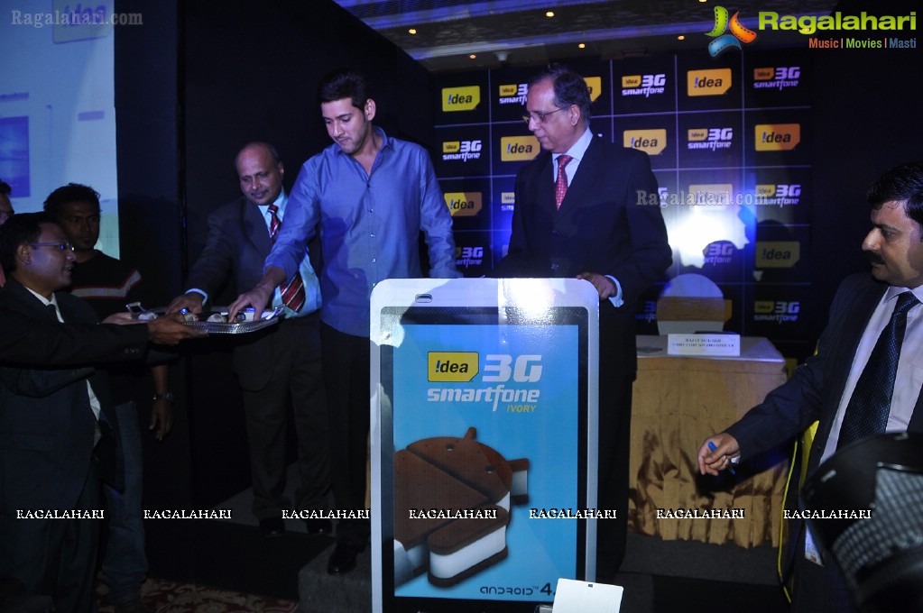 Superstar Mahesh Babu unveils Idea Ivory Smartphone in Hyderabad