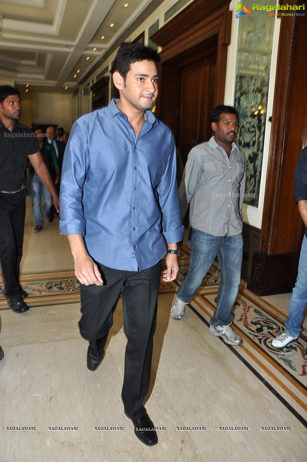 Superstar Mahesh Babu unveils Idea Ivory Smartphone in Hyderabad