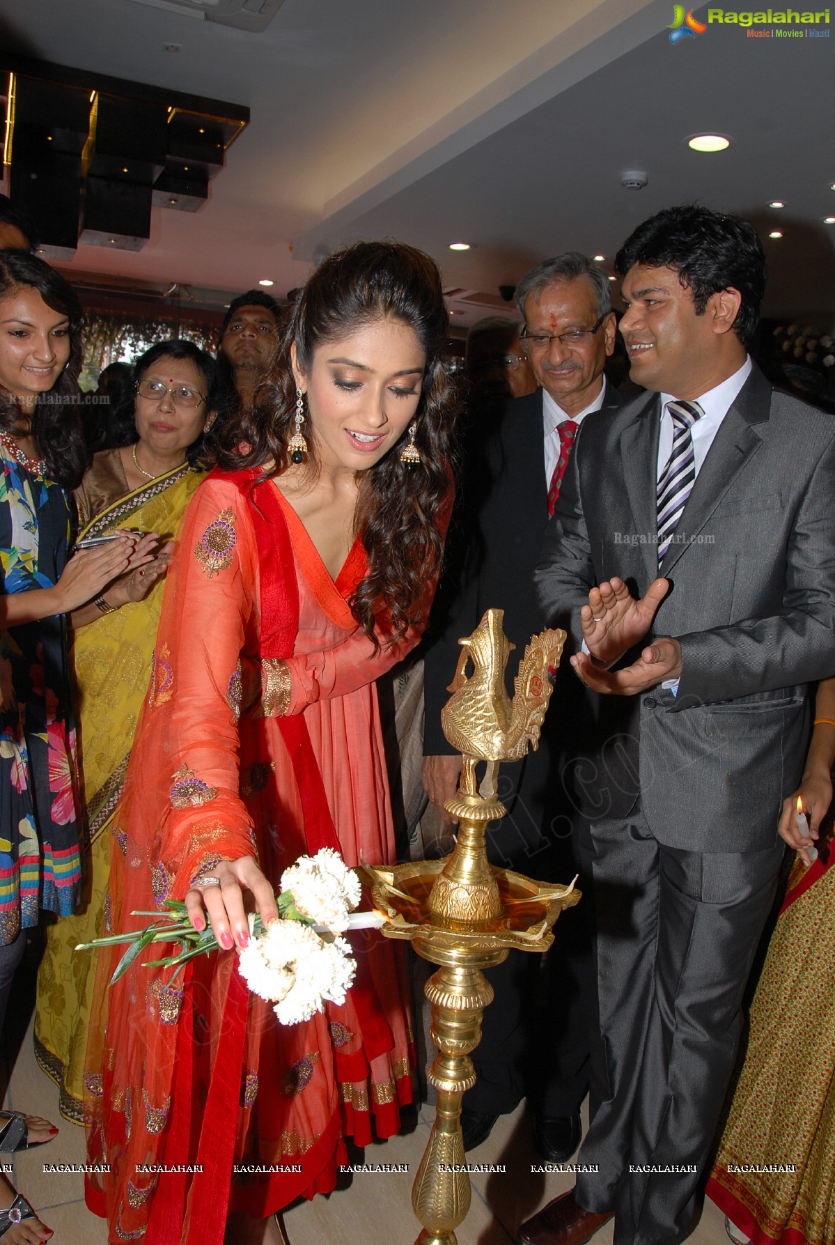Ileana inaugurates 2nd Forever Jewellery Store, Hyderabad
