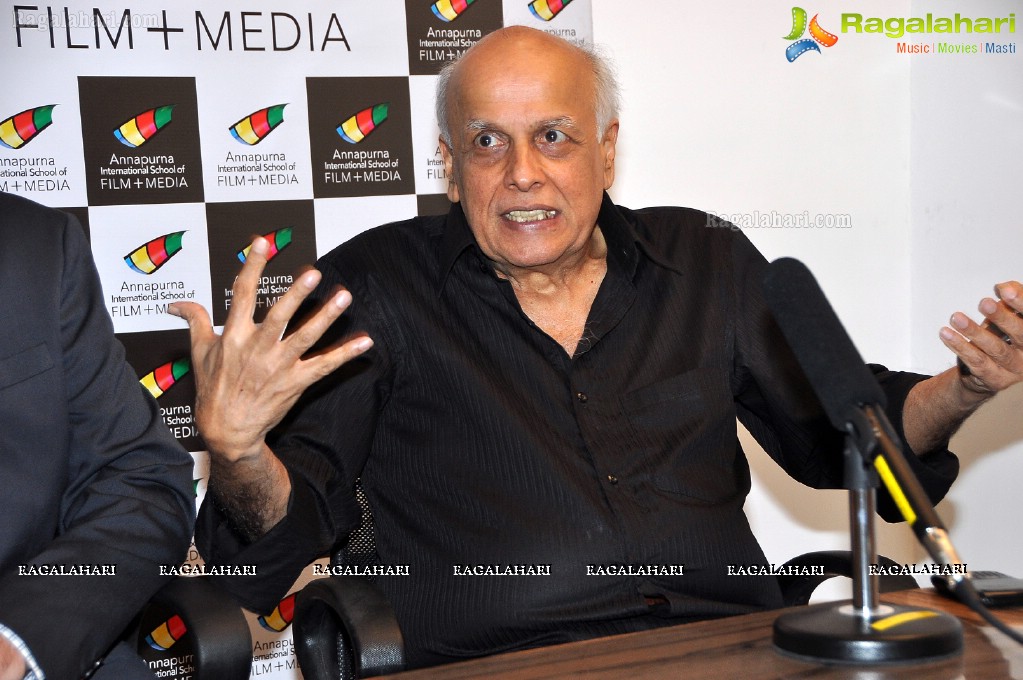 Mahesh Bhatt interacts with the students of AISFM, Hyderabad