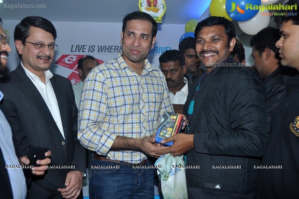 VVS Laxman launches Nokia Lumia 920 and Nokia Lumia 820, Hyderabad 