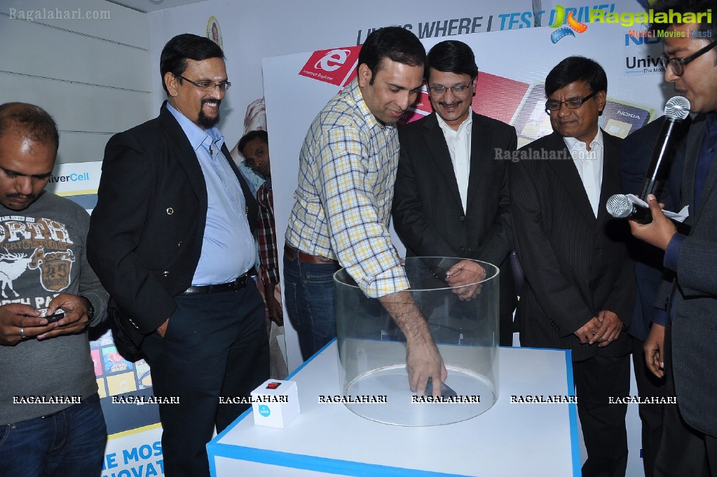 VVS Laxman launches Nokia Lumia 920 and Nokia Lumia 820, Hyderabad 