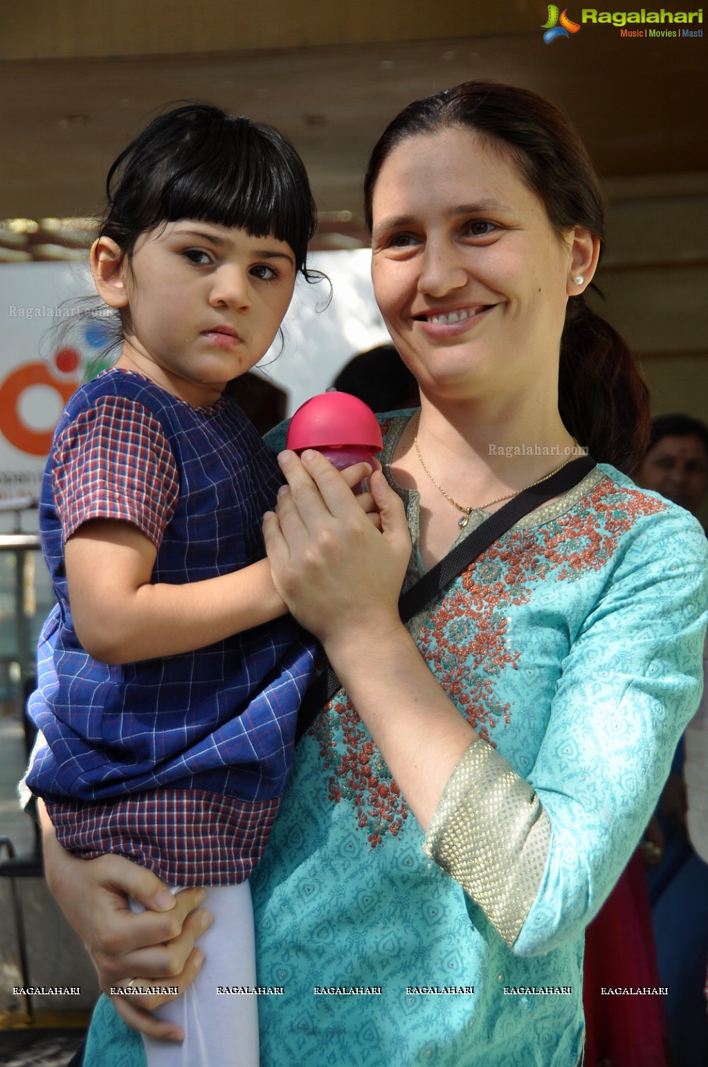 Kite Flying Festival 2013 at Oakridge Play School, Hyderabad