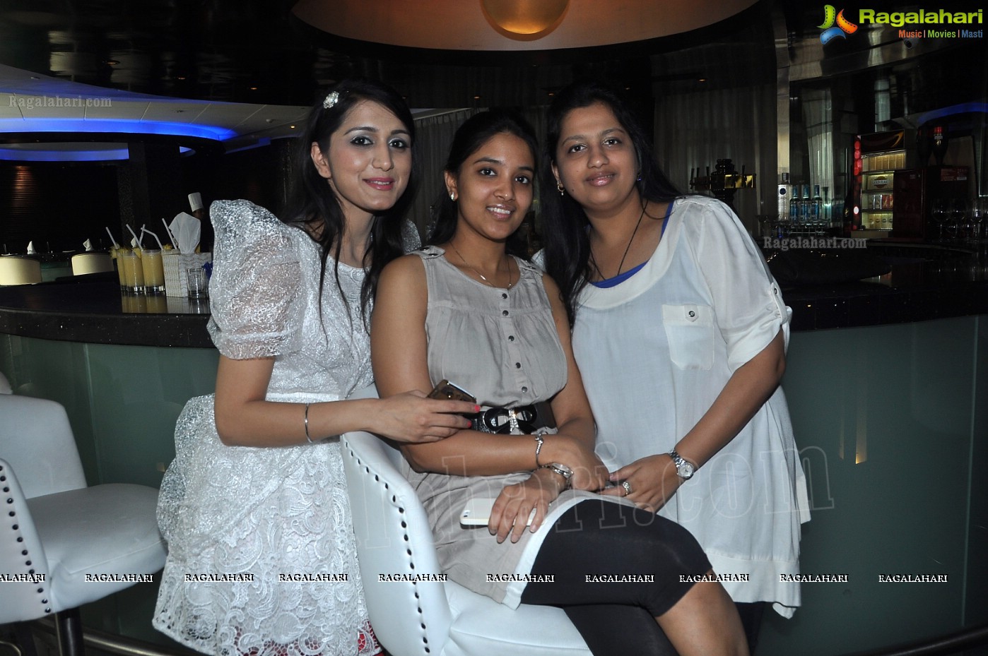 Pink Ladies Club White Champagne Lunch, Hyderabad