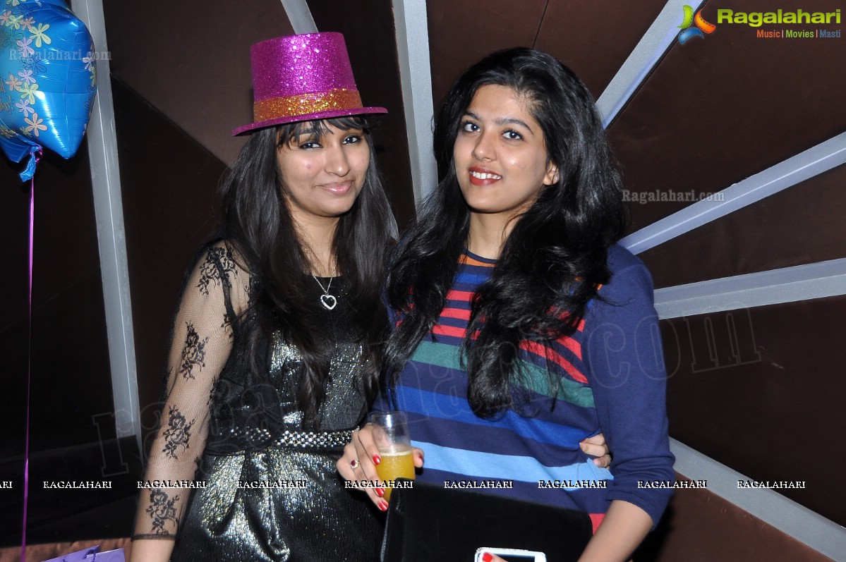 Sakina Khan 2013 Birthday Bash at Carbon, Hyderabad