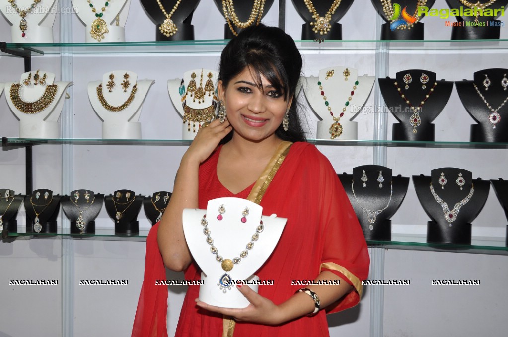 Madhulagna Das inaugurates Trenz Life Style Exhibition, Hyderabad