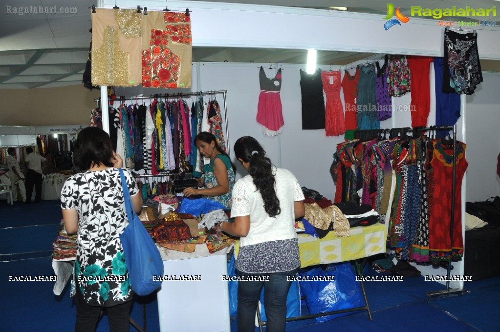 Madhulagna Das inaugurates Trenz Life Style Exhibition, Hyderabad